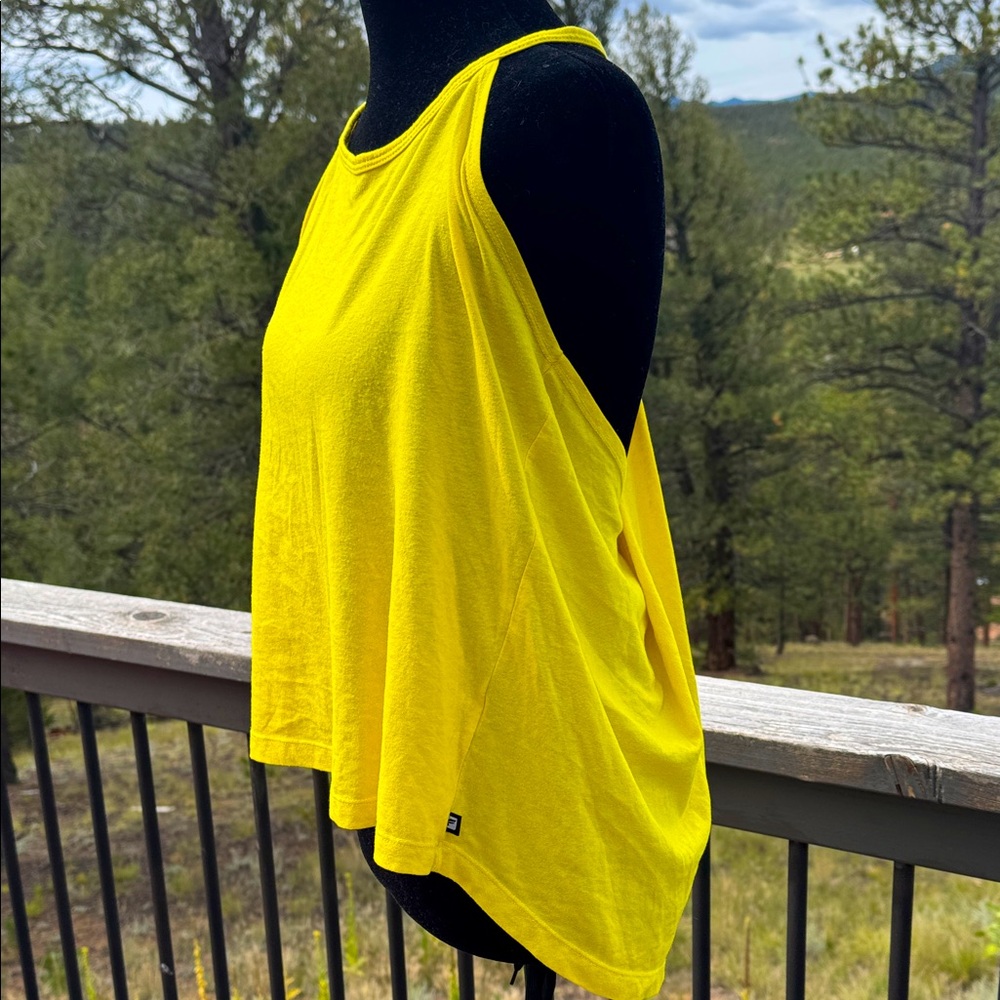 Fabletics Bright Yellow High Low Open Back Tank Top Women’s Small Workout